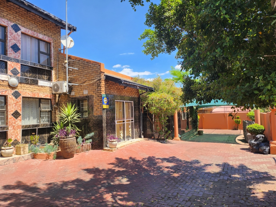 18 Bedroom Property for Sale in Bodorp North West